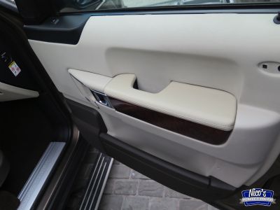 range rover vogue interior detail