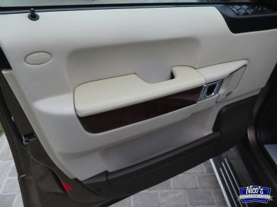 range rover vogue interior detail